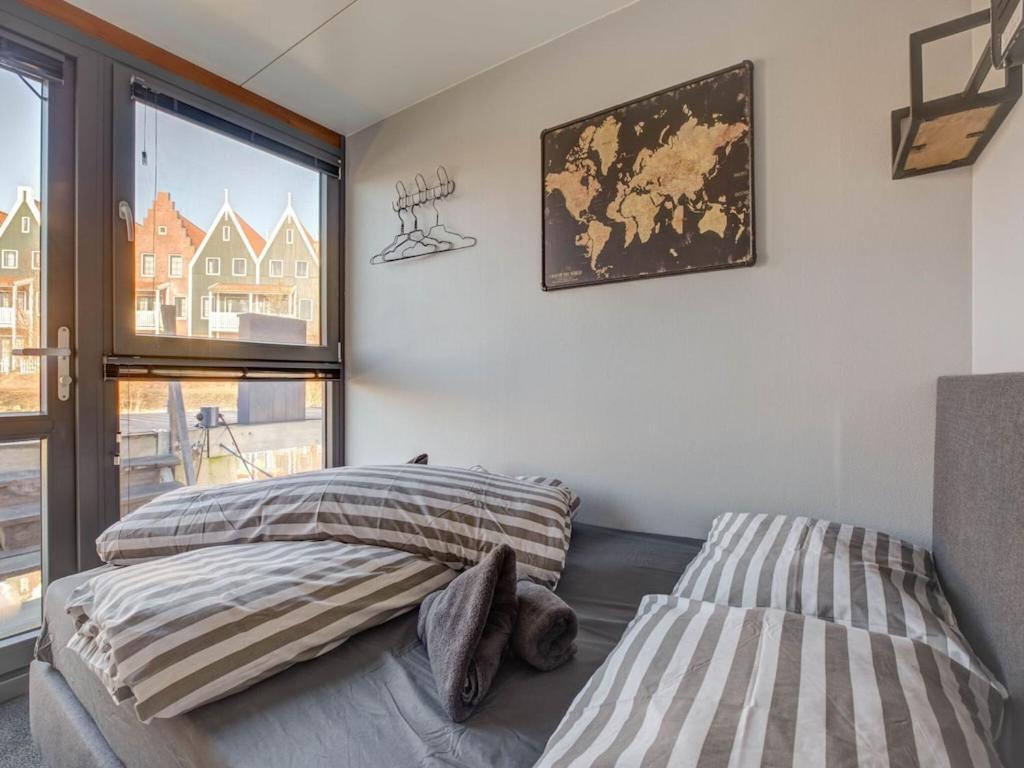 Hotel Modern Houseboat In Marina Of Volendam Esterno foto