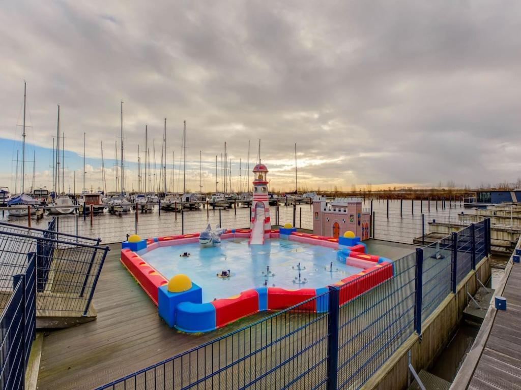 Hotel Modern Houseboat In Marina Of Volendam Esterno foto